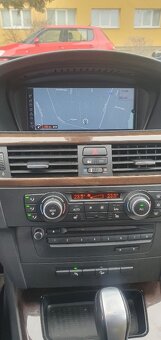 prodám BMW e91 330xd rv.2010 180KW - 6