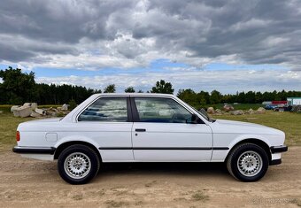 BMW E30 320i coupe klima/bez šíbru - 6