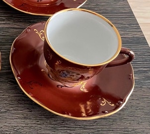 Porcelánový kávový šálek, hnědý hrneček Tři Grácie Slavkov - 6