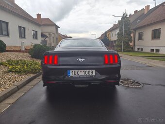 Ford Mustang 3.7 V6 2017 BLACK - 6