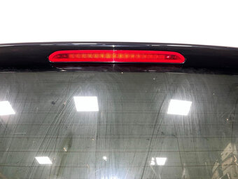 Páté dveře černá metalíza LC9X VW Touran 5T r.v. 2016 - 6