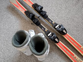 Lyže 150 cm plus boty č.5, dětská velikost - 6