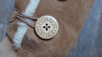 Hnědé vysoké kožené válenky UGG v.38 - 6