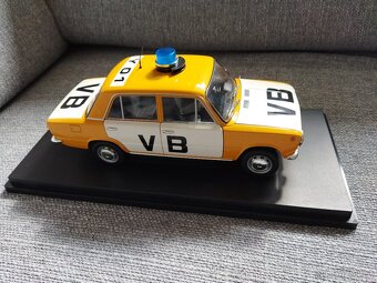 Lada 1200 Veřejná bezpečnost 1978 1:18 limited 1012 foxtoys - 6
