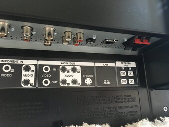 Full HD Shine-out monitor LG KM4224FCBA - 6