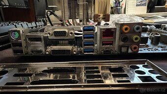 ASUS Z170 PRO GAMING/AURA + i7-6700K (4C/8T) - 6