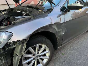 Volkswagen Golf - 6