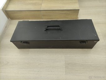 Uzamykatelná bedna např. na zbraně - 6
