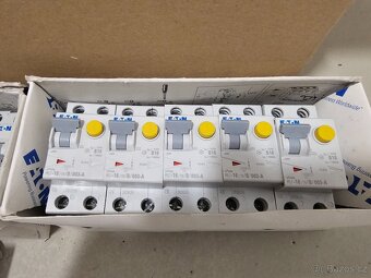 CYKY kabely 1,5 a 2,5 a jističe s chráničem - NOVÉ - 6