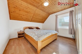 Rodinný dům s prostornou garáží, dílnou, vinným sklepem a vý - 6