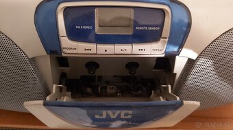 Prodam retrofešáka JVC - 6
