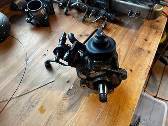 Díly motoru 2.0TDI 103kw CFH - 6
