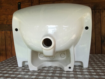 Klasické porcelánové umyvadlo - 6