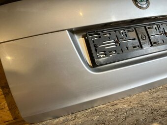 Škoda Octavia 2 combi , zadní vrata - 6