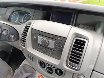 Opel Vivaro 2,5 DCi, 9 míst - 6
