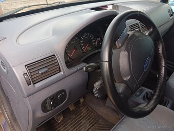 Prodám Ford Turneo Connect - 6