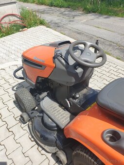 Sekací zahradní Traktor Husqvarna CTH 220 Twin - 6