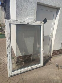 Značkové plastové okno antracit, bílá - 6