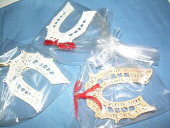 ručně háčkované dekorace - 6