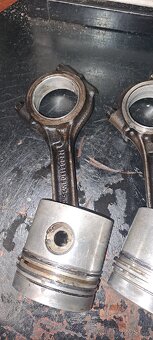 Prodám 4x píst motoru rs09 - 6