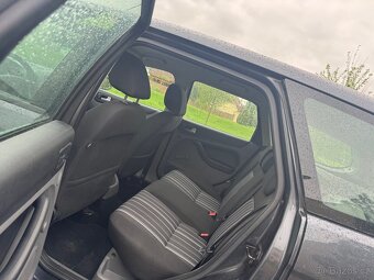 Ford Focus Benzín 1.6 16V Combi - 6