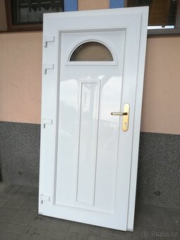 Plastová okna a dveře ořech/ bílá - 6