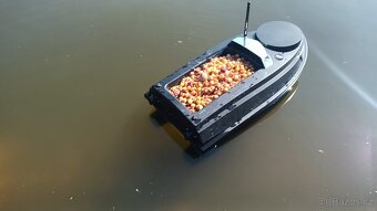 Zavážecí loďka s GPS - 6