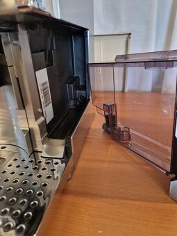 Kávovar DeLonghi ESAM 6700 - 6