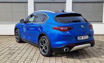 Stelvio Q4, pohon 4x4, panorama, 206 kW, krásný stav - 6