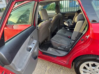 Toyota Prius Plus - 6