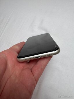 iPhone 11 64GB Bílý - 6