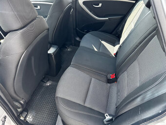 Hyundai i30 - 1.6i - 6