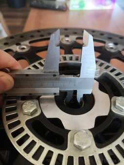 Royal enfield 650, přední kotouč Brembo se středem kola - 6