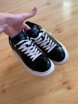 Alexander McQueen - 6