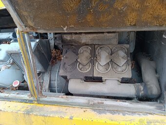 Motor Tatra 148. - 6