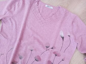 DÁMSKÝ SVETŘÍK S KVĚTY - vel.L/XL /zn.Super HK - 6
