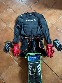 Brankářká výstroj vesta+2xrukavice+suspenzor+ nakoleníky - 6