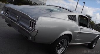 Ford Mustang Fastback 4.7 V8 - 6
