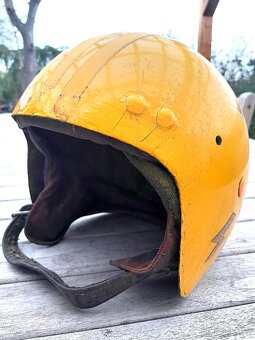 Nabízím Staré moto helmy. - 6