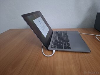 MacBook PRO 13 palců i7 8.Gen 16 RAM 512SSD - 6