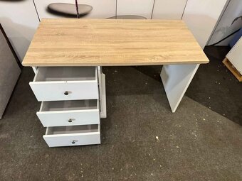 Pěkný velký psací stůl se šuplíky - 6