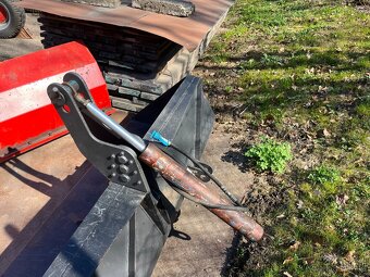 Lopata za traktor s pístnicí – šířka 2 m - 6