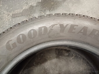 Zimní pneu Goodyear 235/55/17 103V - 6