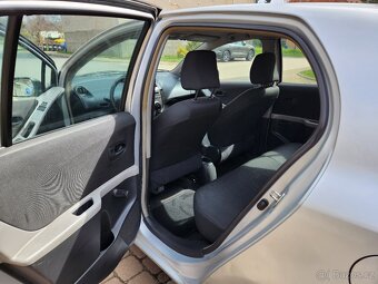 PRODAM TOYOTA YARIS 1,0I, PO SERVISU - 6