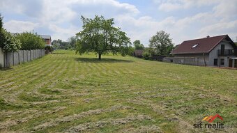 Krásný stavební pozemek v Doubravčicích, 1634 m2, veškeré sí - 6