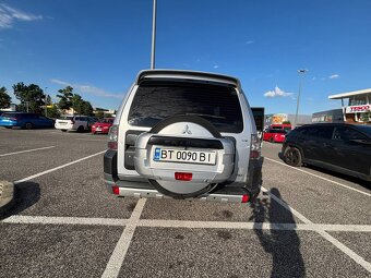 Mitsubishi Pajero - 6