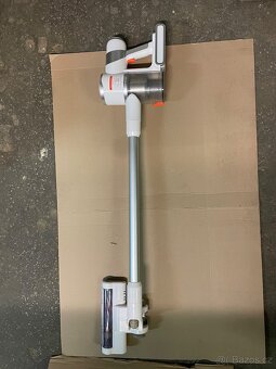 Tyčový bateriový vysavač - 6