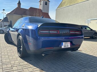 Prodám Dodge Challenger Srt widebody 6.4 originál Full - 6