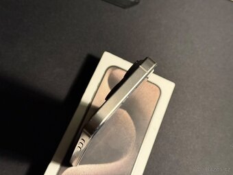 Apple iPhone 15 PRO - 6