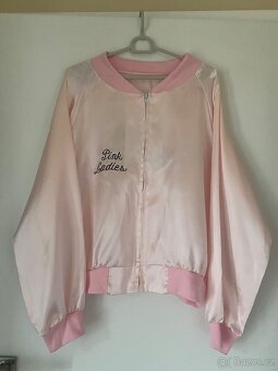 Bundička Grease, Pomáda na večírek - 6